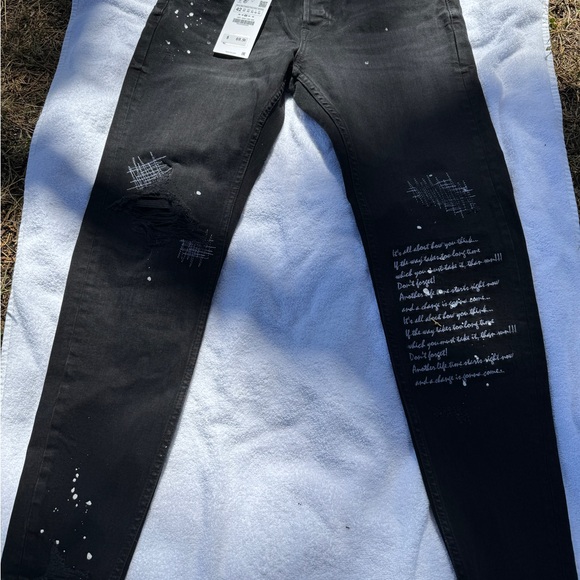 Zara Black Skinny Slimfit Ripped Splattered Jeans and Script Quotes Size 32 New - Picture 2 of 8